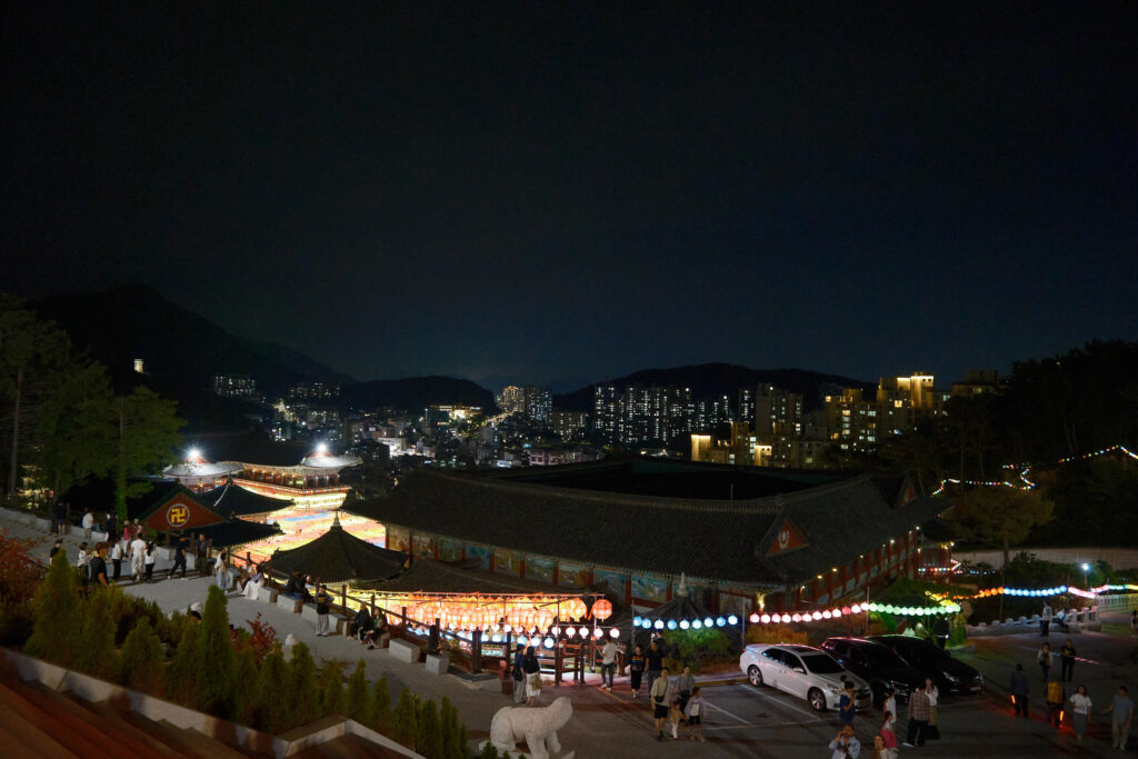 三光寺の頂上付近から見下ろす夜景