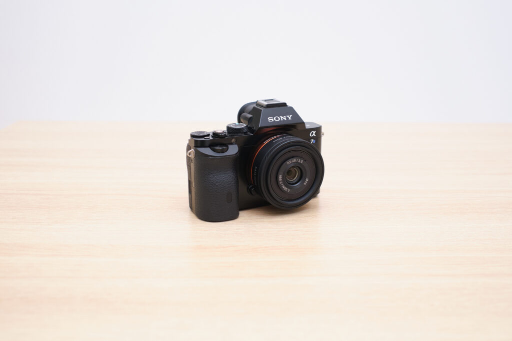 サムヤンのリマスタースリムを装着したα7Sの写真